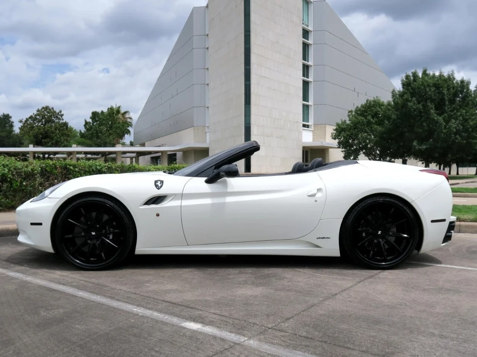 2013 Ferrari California - Image 5 of 21