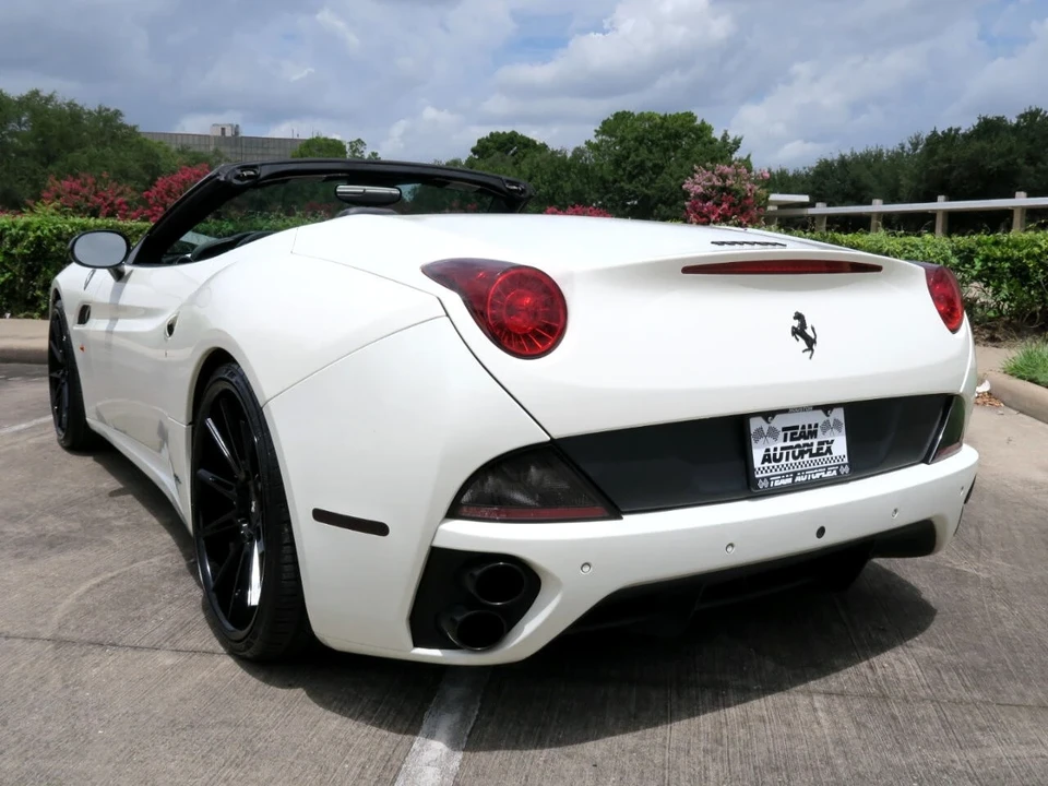 2013 Ferrari California - Image 8 of 21