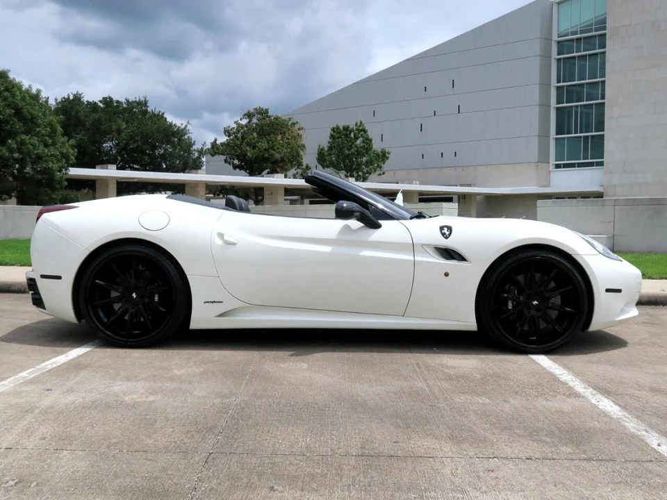 2013 Ferrari California - Image 12 of 21