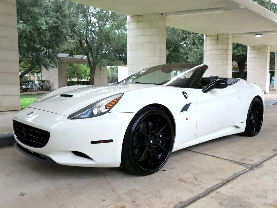 2013 Ferrari California - Image 17 of 21