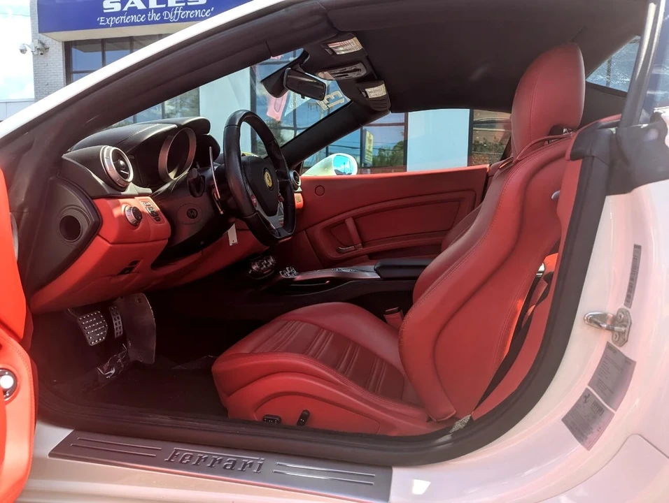 2013 Ferrari California - Image 17 of 21