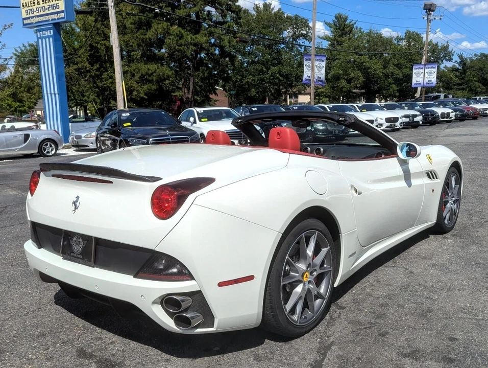 2013 Ferrari California - Image 13 of 21