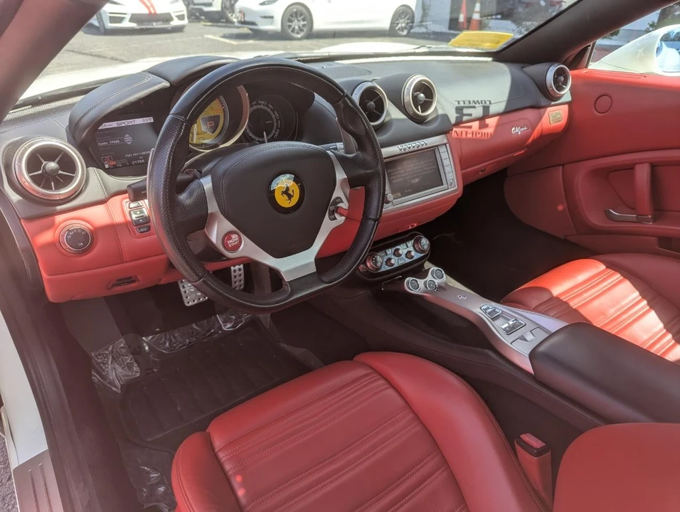 2013 Ferrari California - Image 18 of 31