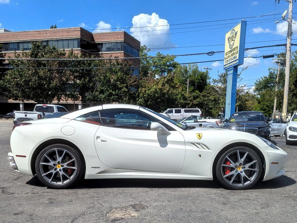 2013 Ferrari California - Image 6 of 21