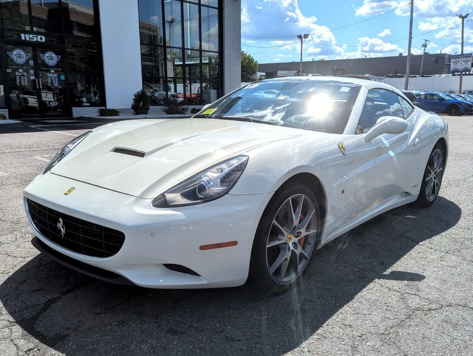 2013 Ferrari California - Image 2 of 21