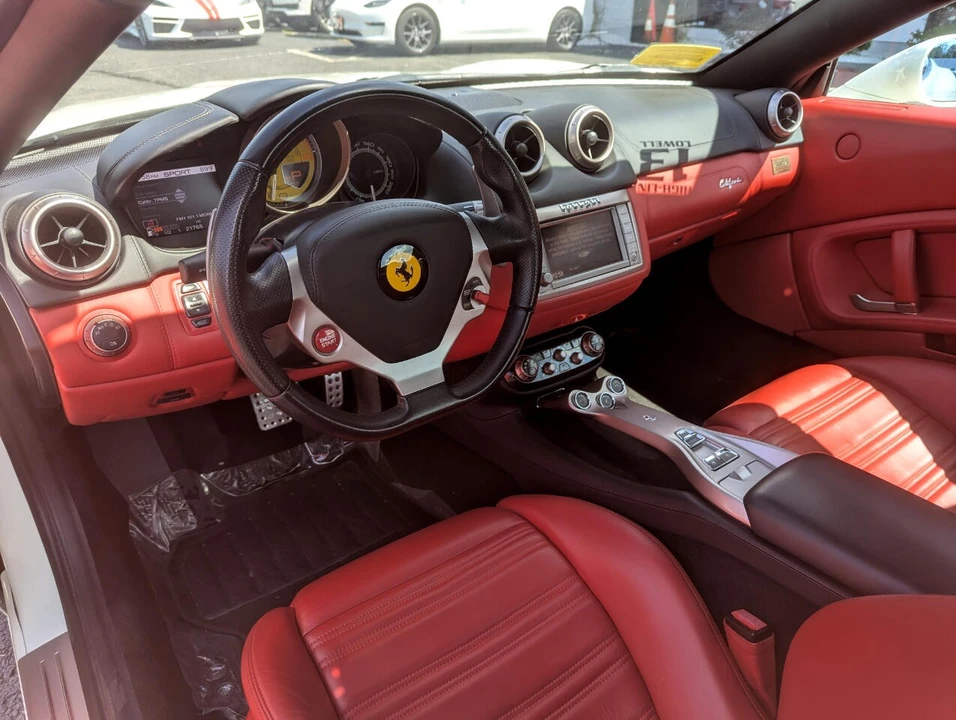 2013 Ferrari California - Image 18 of 21