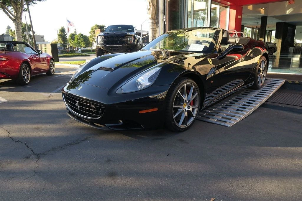 2013 Ferrari California - Image 2 of 21