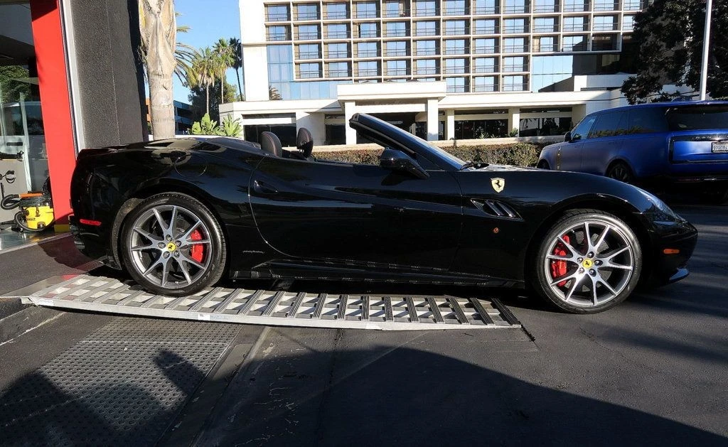 2013 Ferrari California - Image 6 of 21