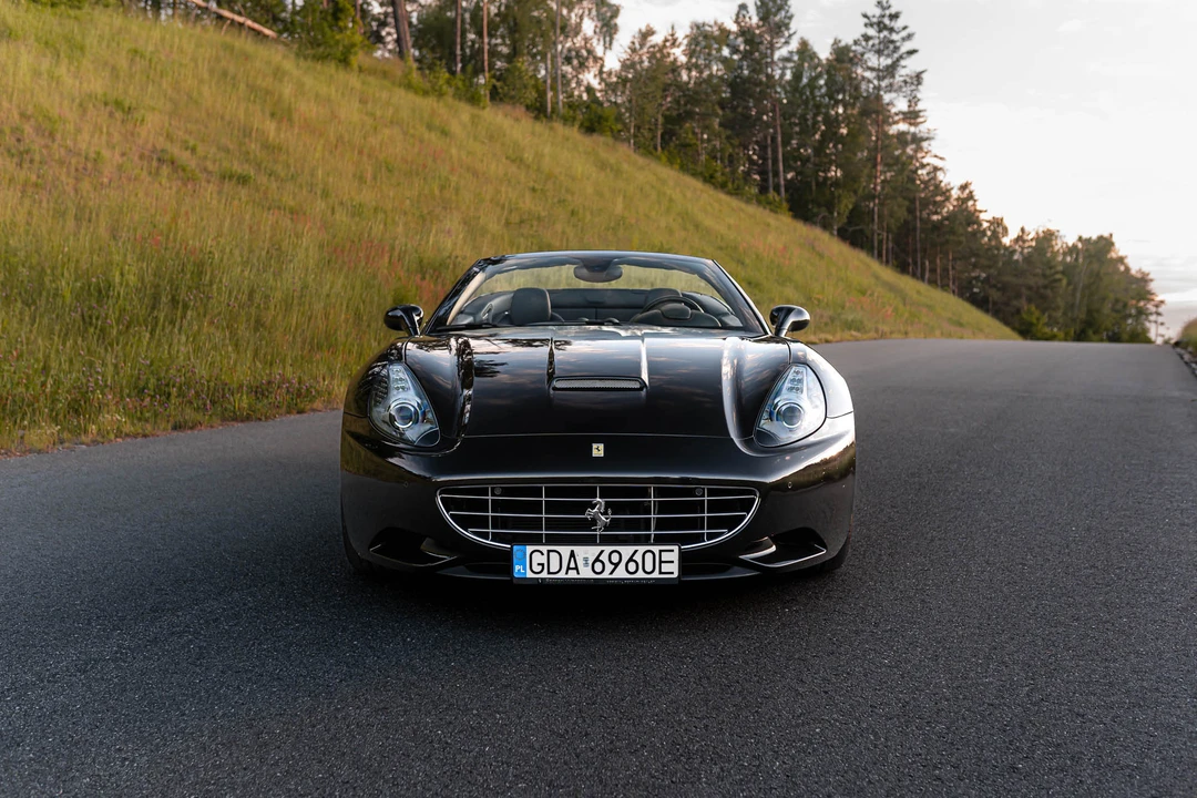 2013 Ferrari California 30 - Image 2 of 31