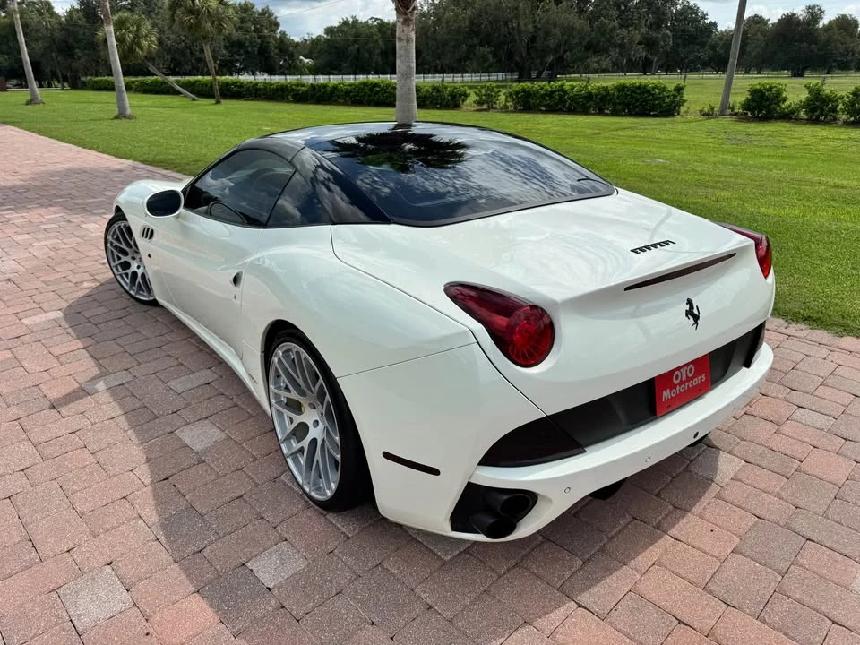 2013 Ferrari California 30 - Image 15 of 19