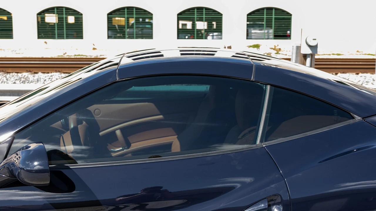 2013 Ferrari California 30 - Image 25 of 31