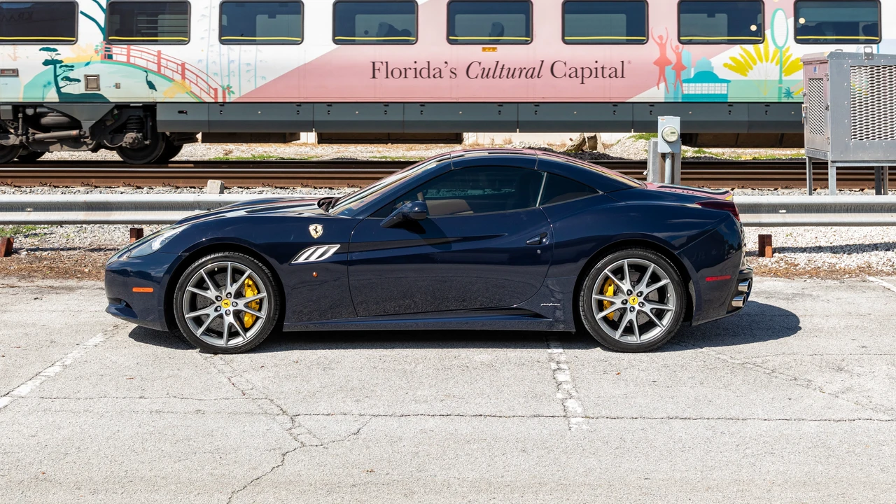 2013 Ferrari California 30 - Image 14 of 31