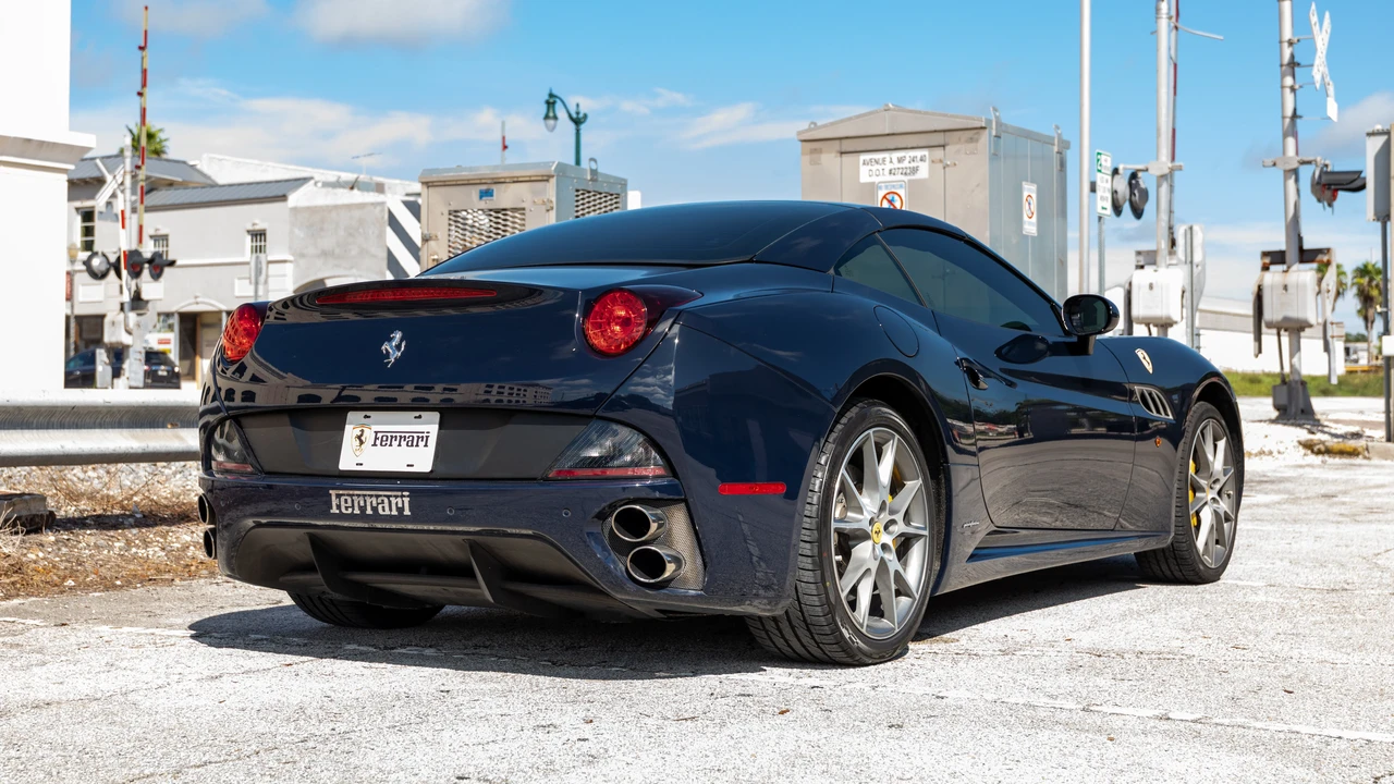 2013 Ferrari California 30 - Image 12 of 31