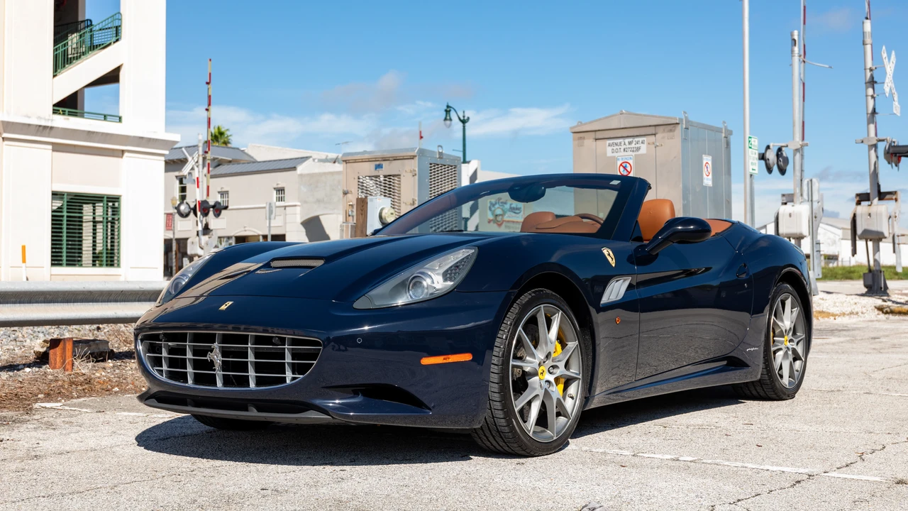 2013 Ferrari California 30 - Image 15 of 31