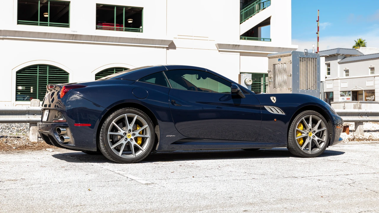 2013 Ferrari California 30 - Image 11 of 31