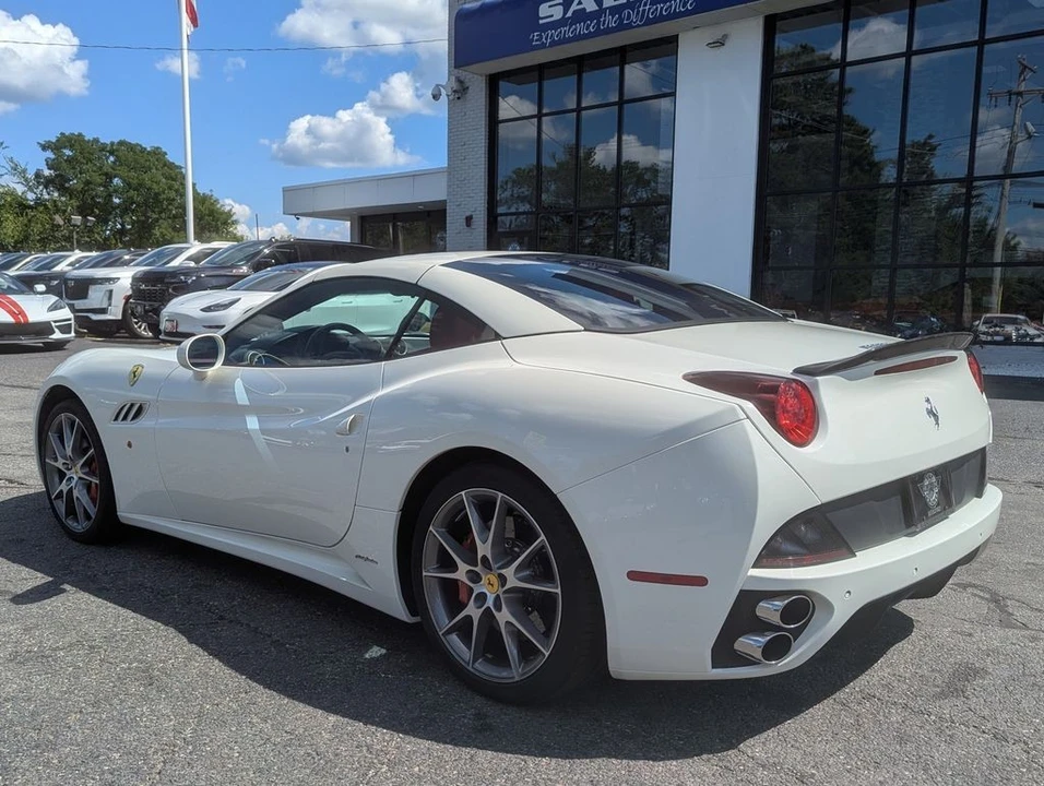 2013 Ferrari California - Image 10 of 31