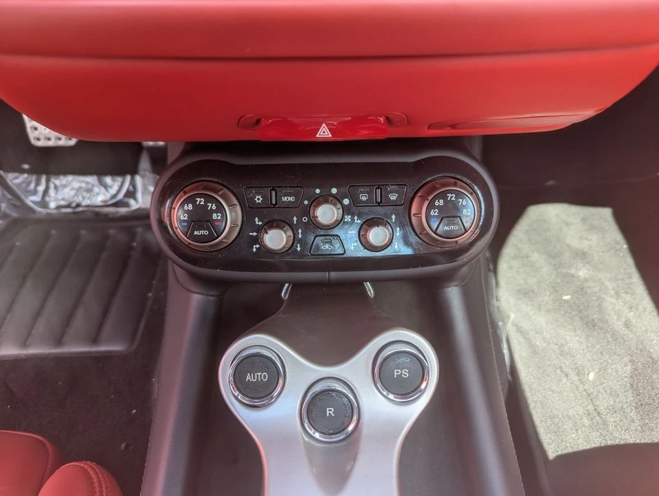 2013 Ferrari California - Image 26 of 31