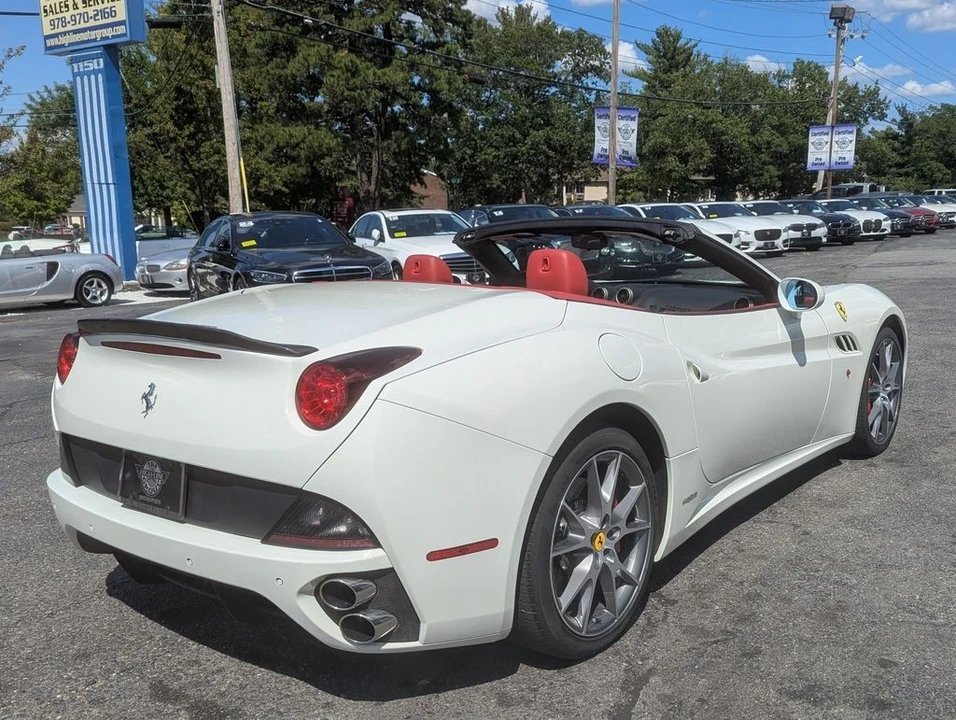 2013 Ferrari California - Image 13 of 31