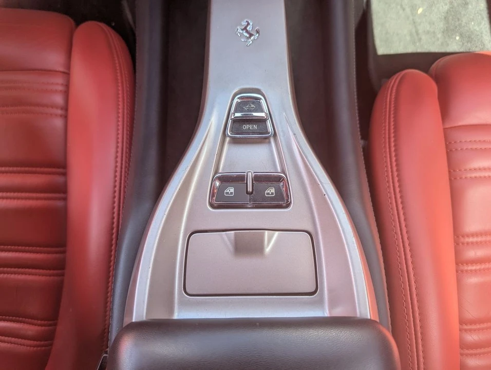 2013 Ferrari California - Image 27 of 31