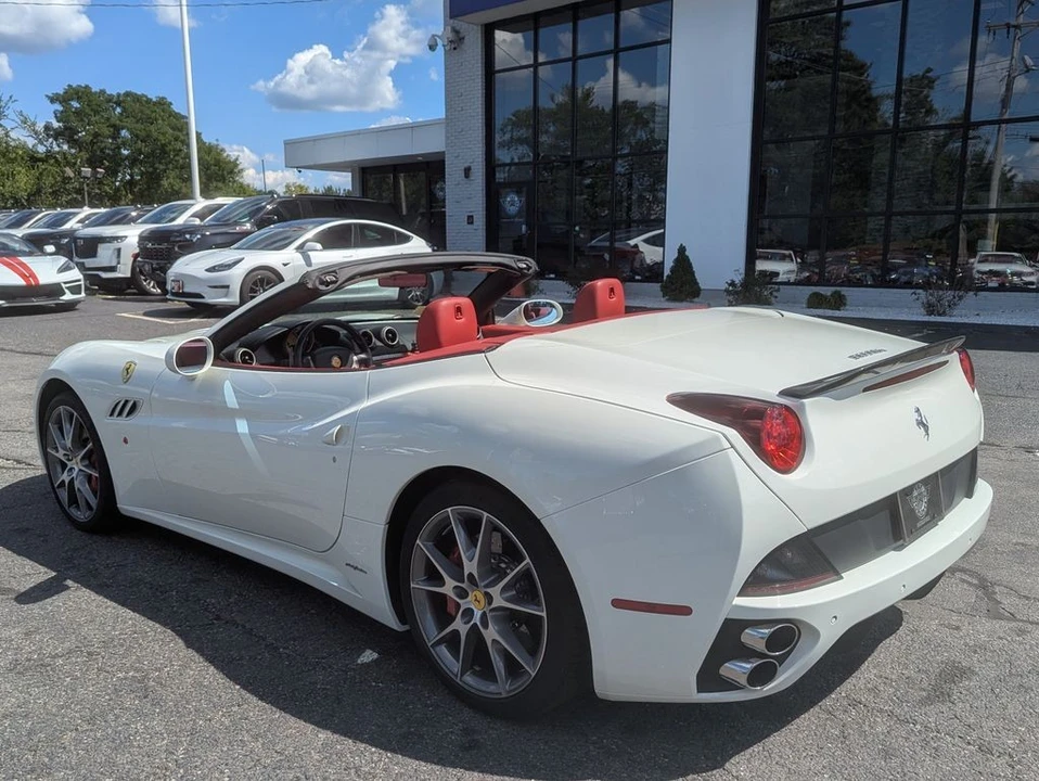 2013 Ferrari California - Image 14 of 31