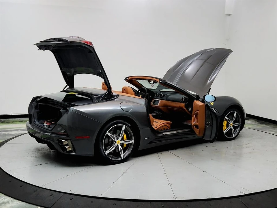 2013 Ferrari California - Image 11 of 31