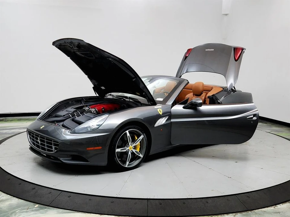 2013 Ferrari California - Image 9 of 31
