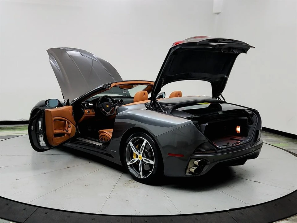 2013 Ferrari California - Image 12 of 31