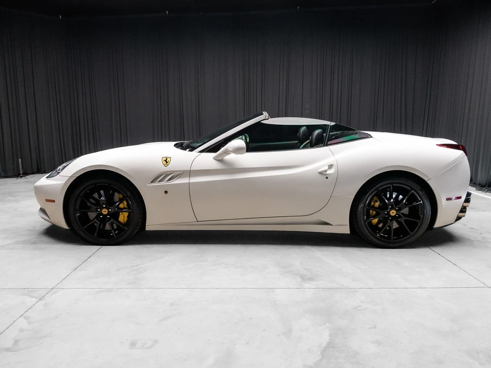 2013 Ferrari California - Image 10 of 31