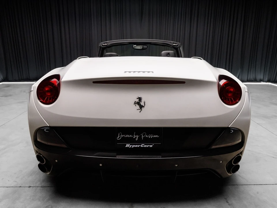 2013 Ferrari California - Image 12 of 31
