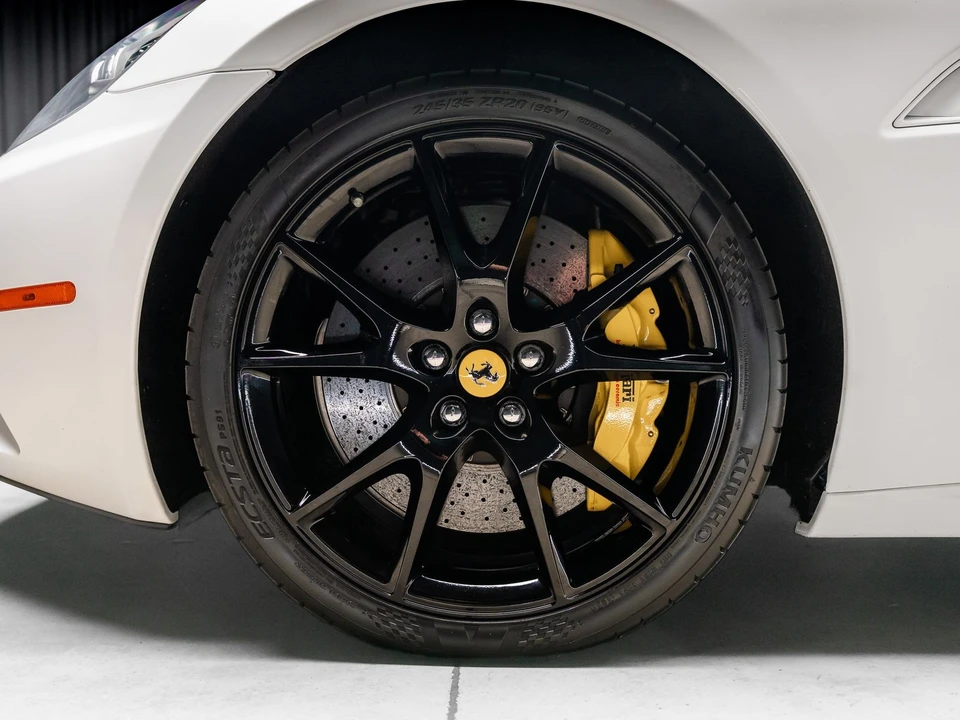 2013 Ferrari California - Image 25 of 31