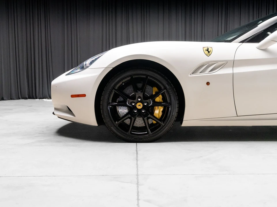 2013 Ferrari California - Image 24 of 31