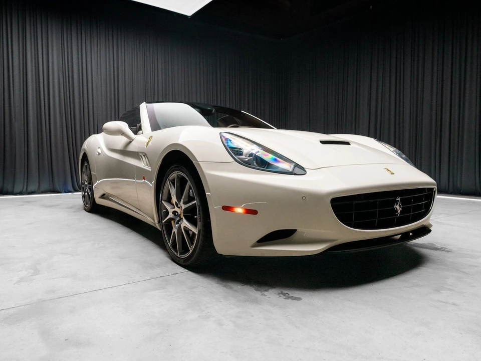 2013 Ferrari California - Image 16 of 21