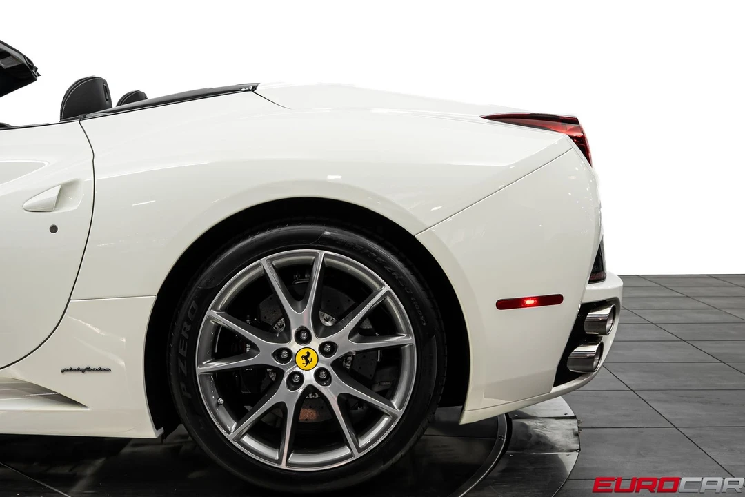 2013 Ferrari California 30 - Image 17 of 31