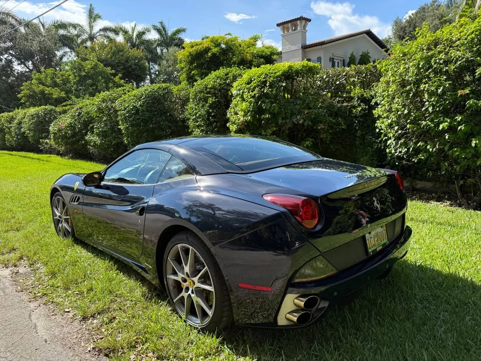 2013 Ferrari California 30 - Image 2 of 8
