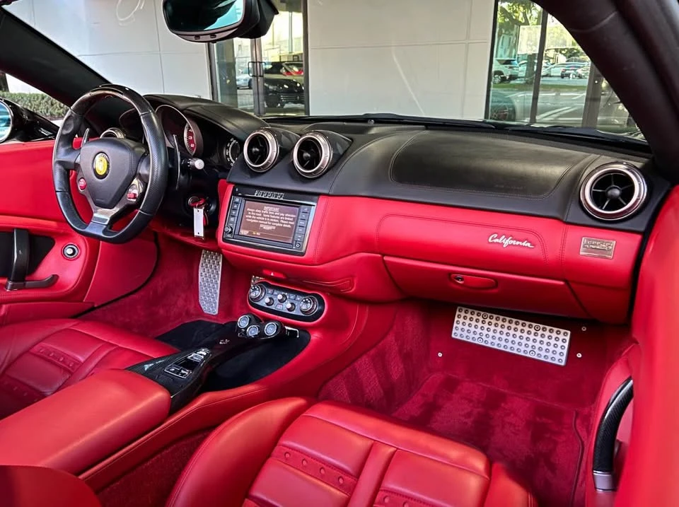 2013 Ferrari California - Image 8 of 11