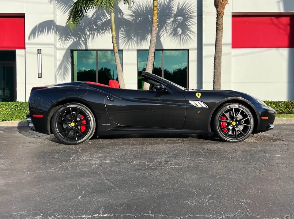 2013 Ferrari California - Image 2 of 11