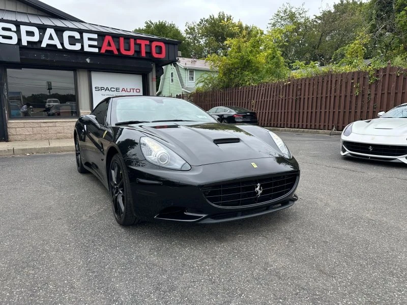 2013 Ferrari California - Image 2 of 17