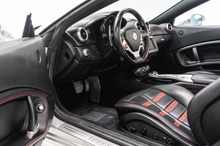 2013 Ferrari California 30 - Image 9 of 15