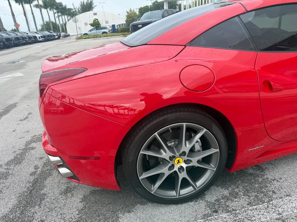 2013 Ferrari California - Image 2 of 20