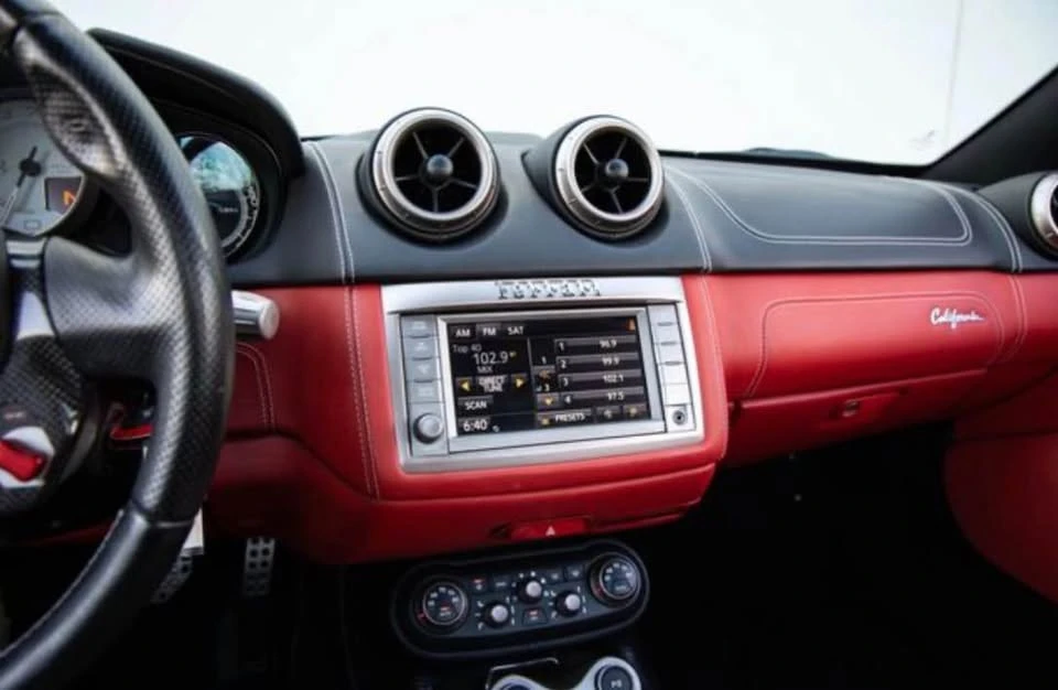 2013 Ferrari California - Image 3 of 11