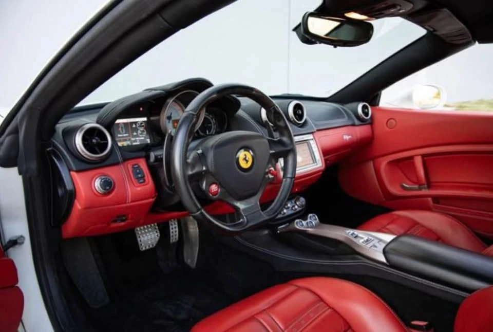 2013 Ferrari California - Image 2 of 11