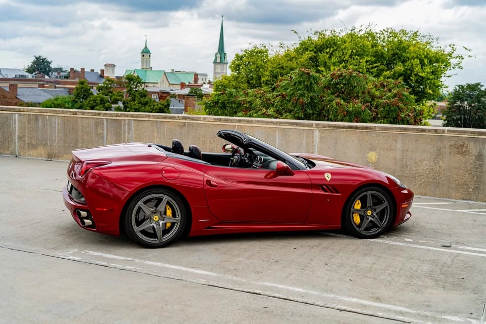 2013 Ferrari California - Image 9 of 20