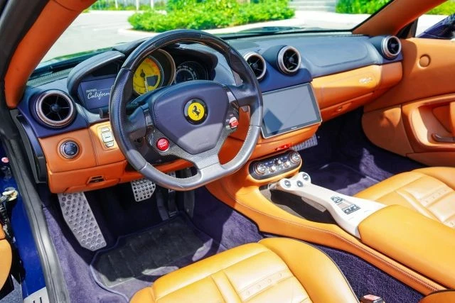 2013 Ferrari California - Image 2 of 31