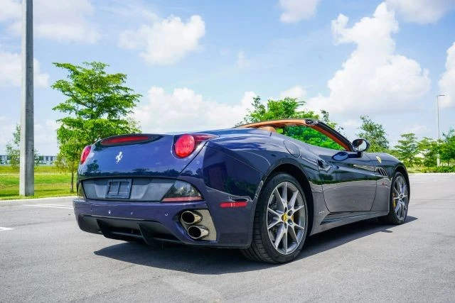 2013 Ferrari California - Image 16 of 31