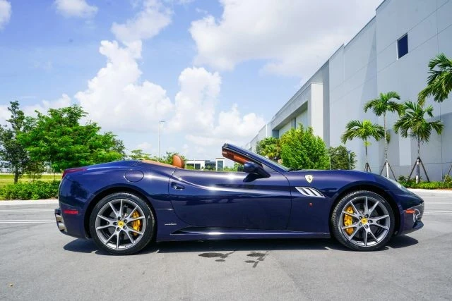 2013 Ferrari California - Image 23 of 31