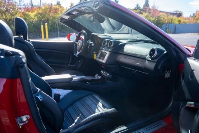 2013 Ferrari California - Image 8 of 9