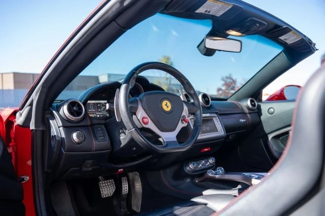 2013 Ferrari California - Image 2 of 9