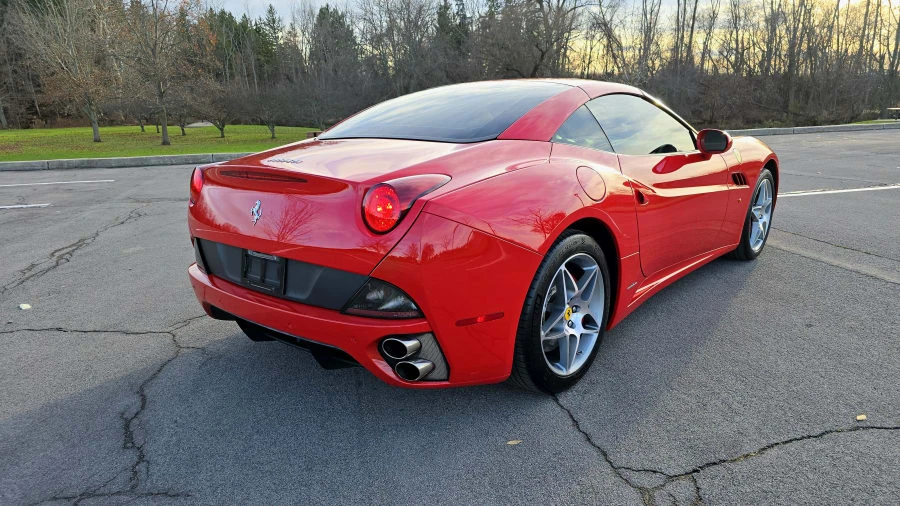 2013 Ferrari California - Image 3 of 31
