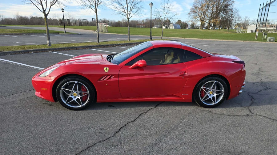 2013 Ferrari California - Image 16 of 31