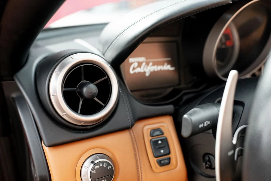 2013 Ferrari California - Image 25 of 31